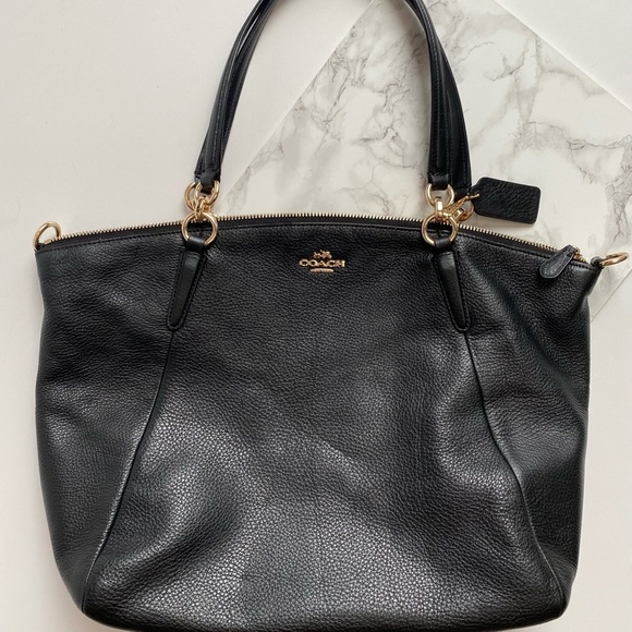 Coach Handbags - Coach Bag tote bag with bonus strap, soft leather excellent condition.
